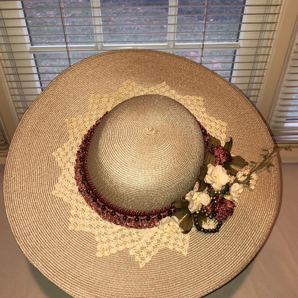 Handmade Derby Bonnet